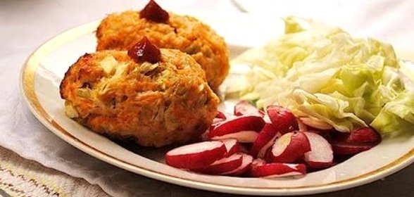 Запеченные куриные котлеты с овощами
