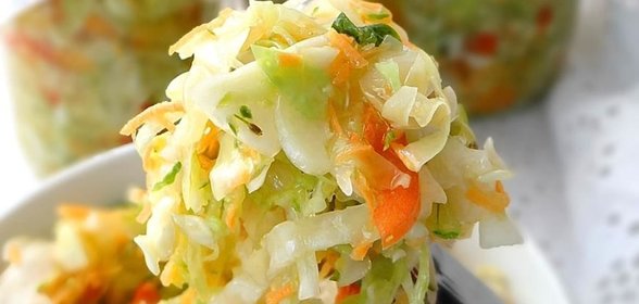 Капустный салат в собственном соку
