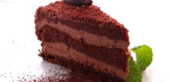 Торт «Прага» в шоколадной глазури