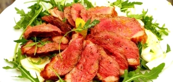 Салат с утиной грудкой