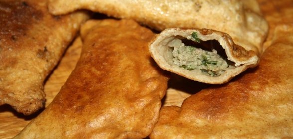 Цельнозерновые чебуреки с начинкой из говядины и шампиньонов