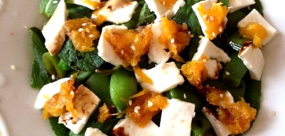 Салат с зеленой фасолью, апельсинами и сыром