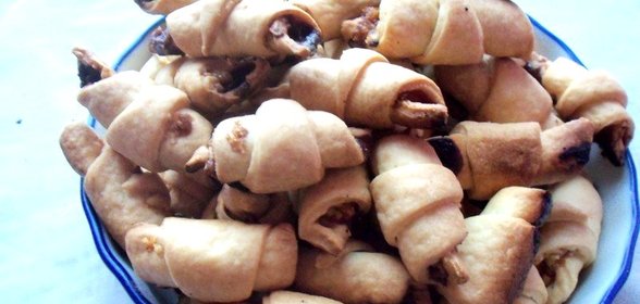 Рогалики с ореховой начинкой