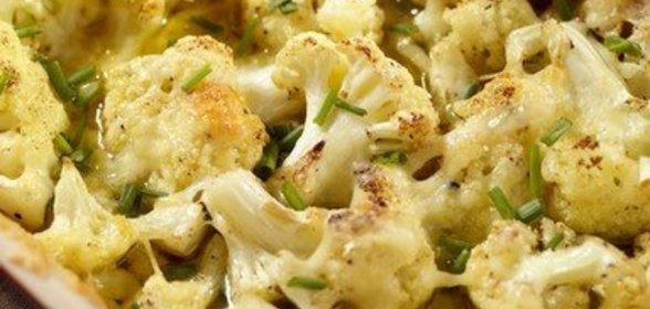 Запеканка из цветной капусты с сыром и специями