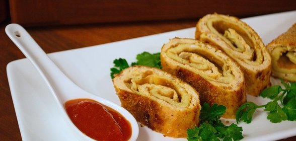 Мясной рулет с омлетом