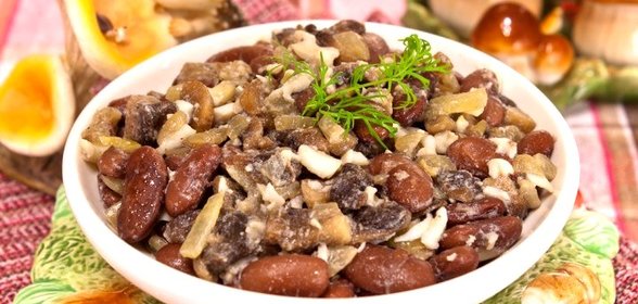 Салат с фасолью и грибами