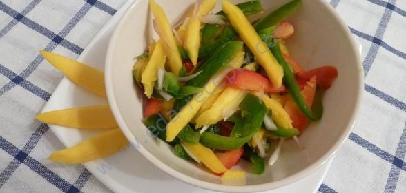 Салат с манго