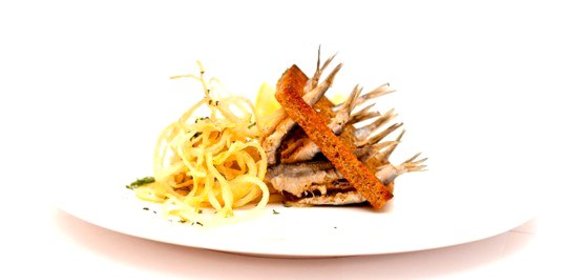 Хамса с луковыми кольцами