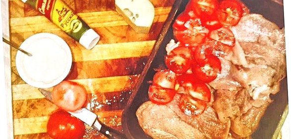 Курица под сметано-горчичным соусом в духовке