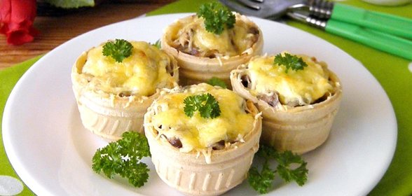Жульен в тарталетках с грибами