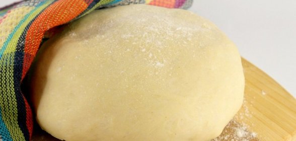 Быстрое дрожжевое тесто для пиццы и лепешек