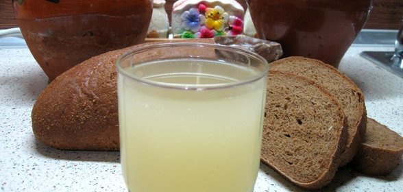 Квас из риса и изюма