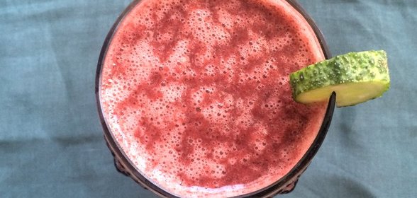 Смузи из вишни с огурцом