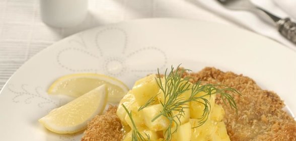 Свиной шницель с яблочным соусом