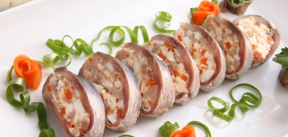 Кролик, тушенный с картофелем и травами