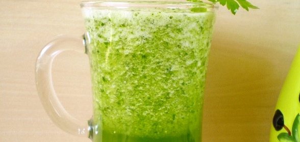 Зеленый коктейль с огурцом