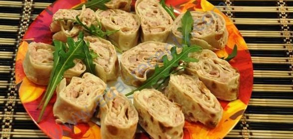 Рулет из лаваша с курицей и грибами