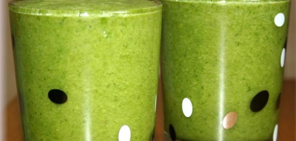 Зеленый коктейль с лаймом