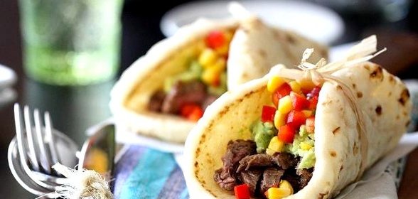 Такос с гуакамоле и кукурузой