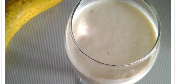 Смузи с бананом и овсянкой