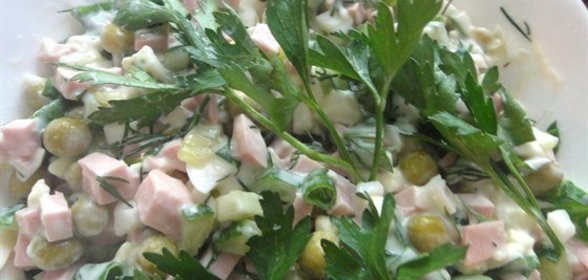 Оливье со свежими огурцами