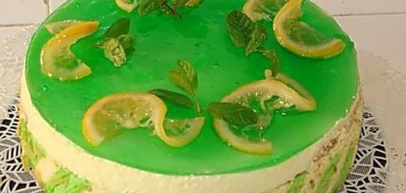 Лимонно-мятный торт с малиновой прослойкой