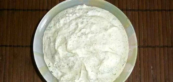 Творог с зеленью и чесноком