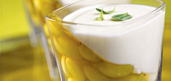 Виноград в желе из йогурта