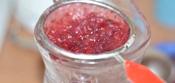 Горячий клюквенный напиток с джином