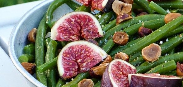 Салат с зеленой фасолью и инжиром