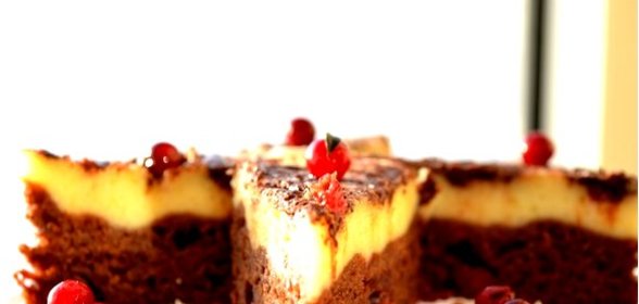 Брусничный торт с белым шоколадом