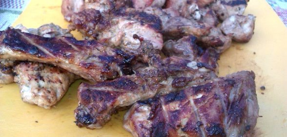 Свиные ребрышки на решетке