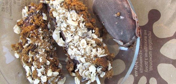 Бананы-эскимо в шоколадной глазури и овсяных хлопьях