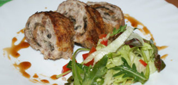 Куринный рулет с белыми грибами