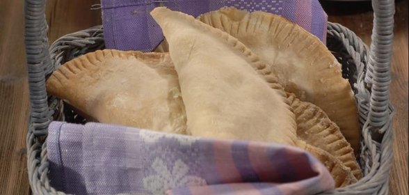 Пирожки со свининой и креветками