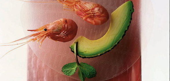 Весенние роллы с креветками и авокадо