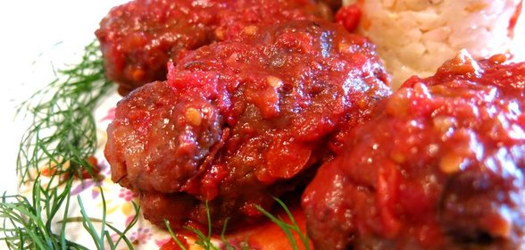 Котлеты в винно-томатном соусе (Судзукакья)