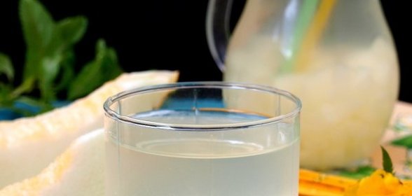Напиток из дыни с лаймом