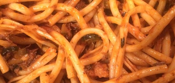 Макароны с тушенкой