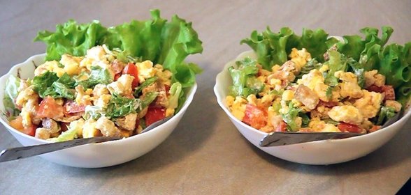 Теплый салат «Presto с омлетом»