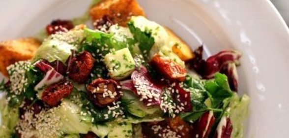 Салат с сулугуни и куминовой тыквой