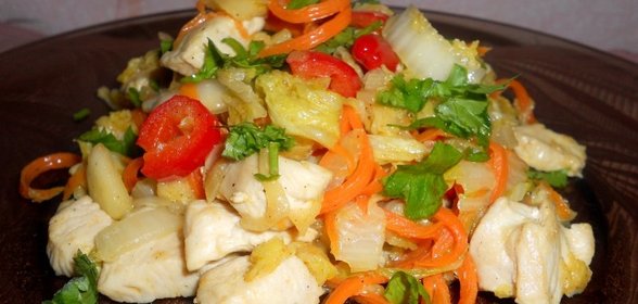 Куриное филе тушеное с пекинской капустой