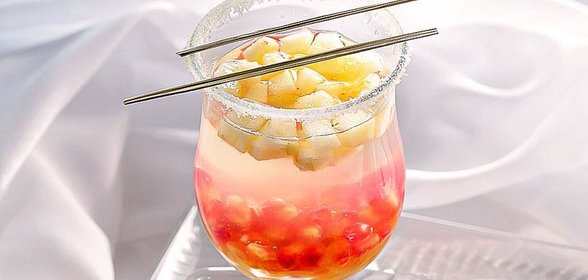 Горячий напиток с гранатом и кардамоном