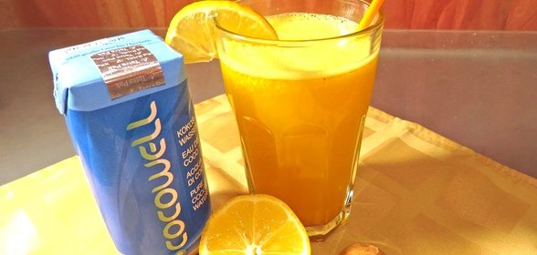 Имбирный тоник на кокосовой воде с куркумой