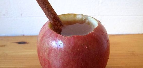 Яблочный коктейль с лимончелло и клюквой