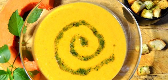 Крем-суп из тыквы с пшеничными сухариками