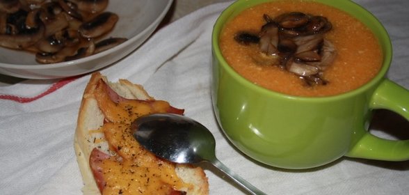Тыквенный суп с сыром, грибами и аппетитной брускеттой