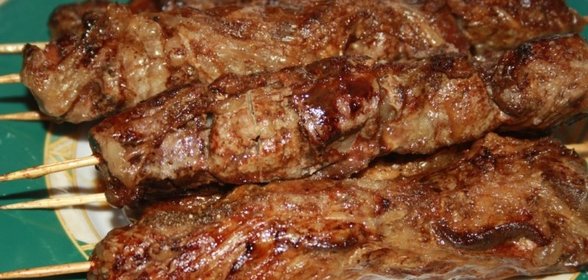 Шашлычки из печени в жировой сетке