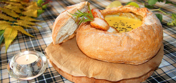 Крем-суп из тыквы с тигровыми креветками