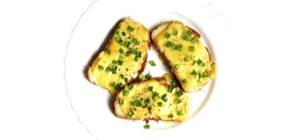 Бутерброды с сыром и черемшой